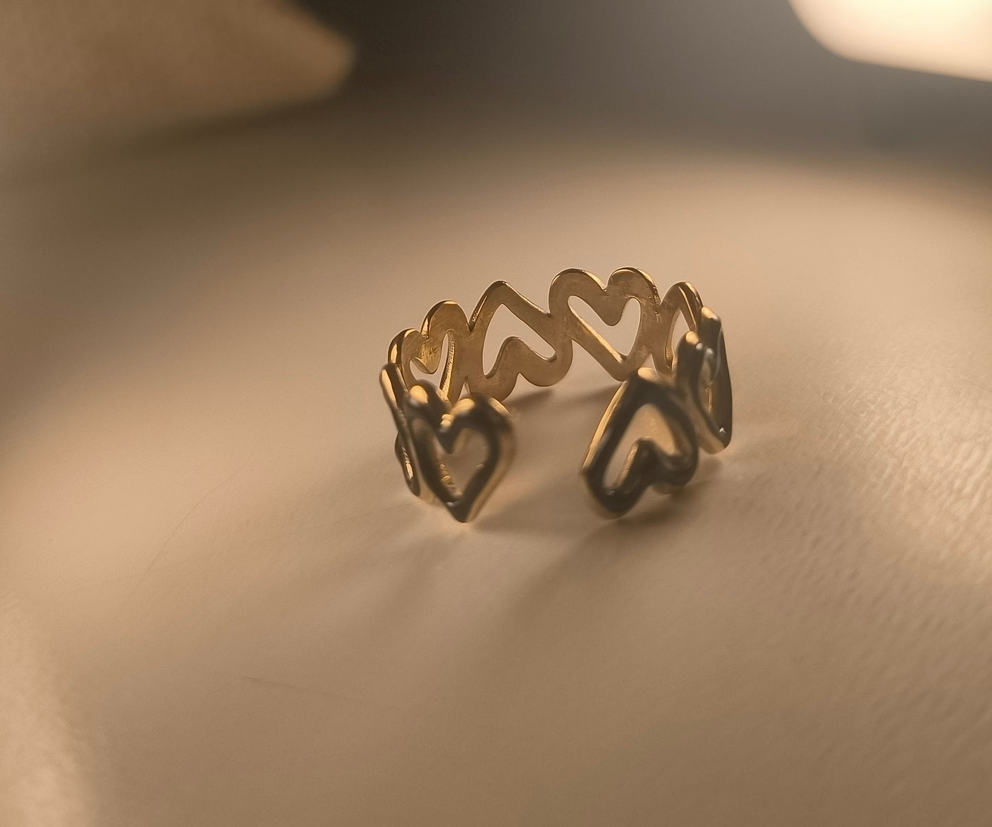 Bague Ajustable "Duet Cœur" en Acier Inoxydable : L'Éclat Noir & Or • Adjustable "Heart Duet" Ring - Black & Gold Stainless Steel