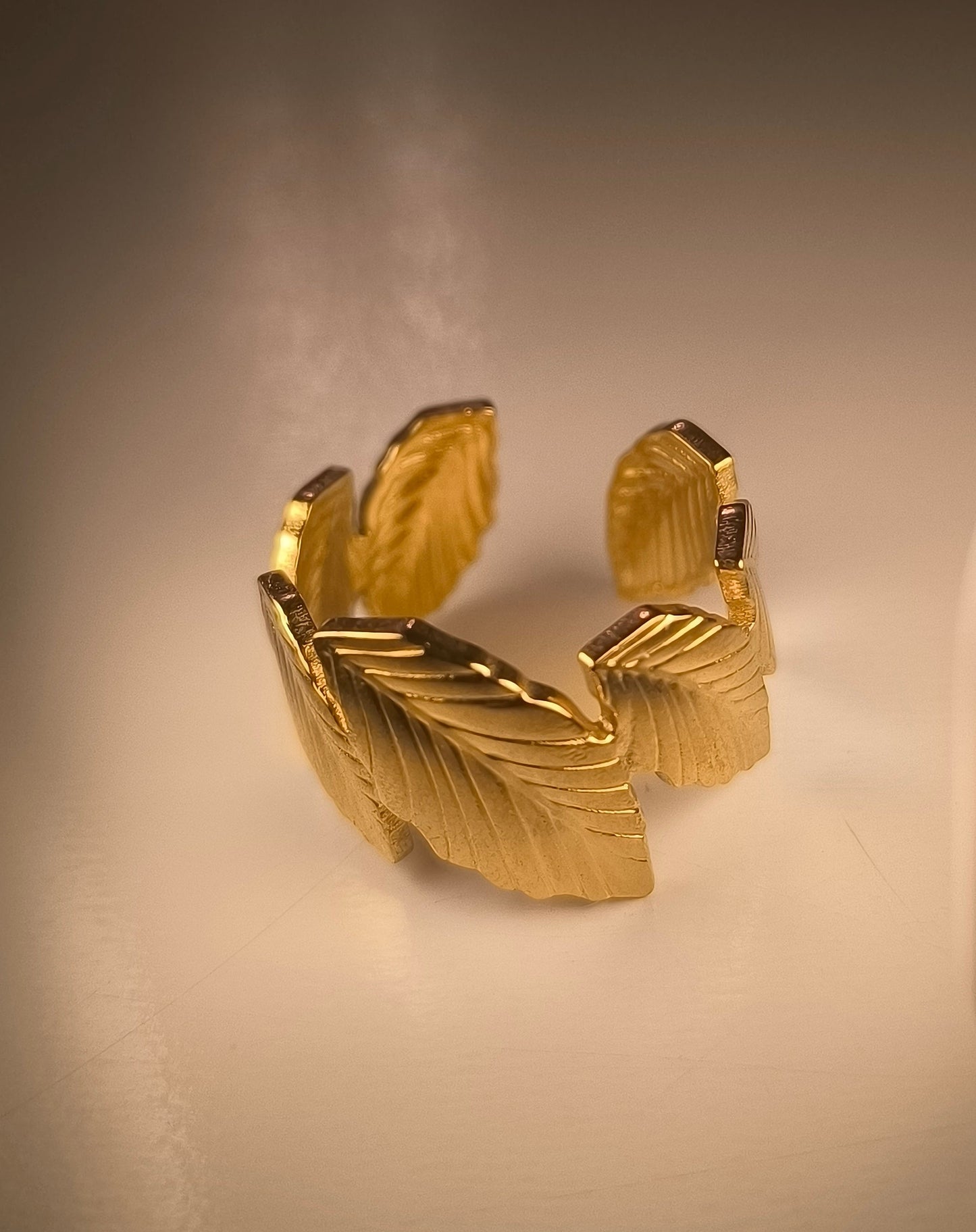 Bague Ajustable "Couronne de Laurier" en Acier Inoxydable Or • Adjustable "Laurel Wreath" Ring - Gold Stainless Steel