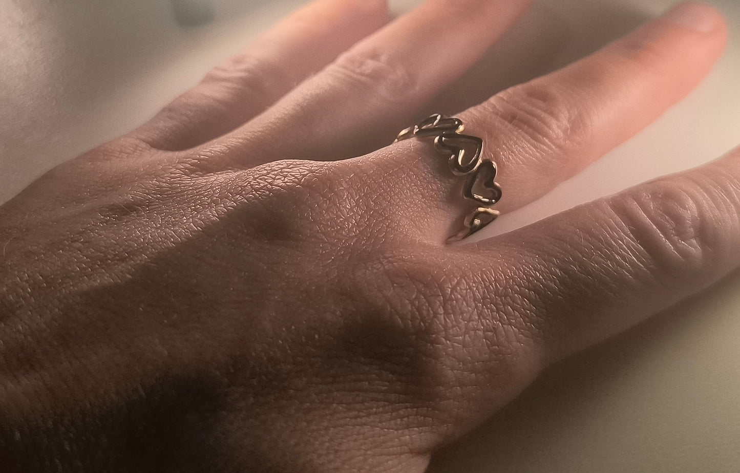 Bague Ajustable "Duet Cœur" en Acier Inoxydable : L'Éclat Noir & Or • Adjustable "Heart Duet" Ring - Black & Gold Stainless Steel