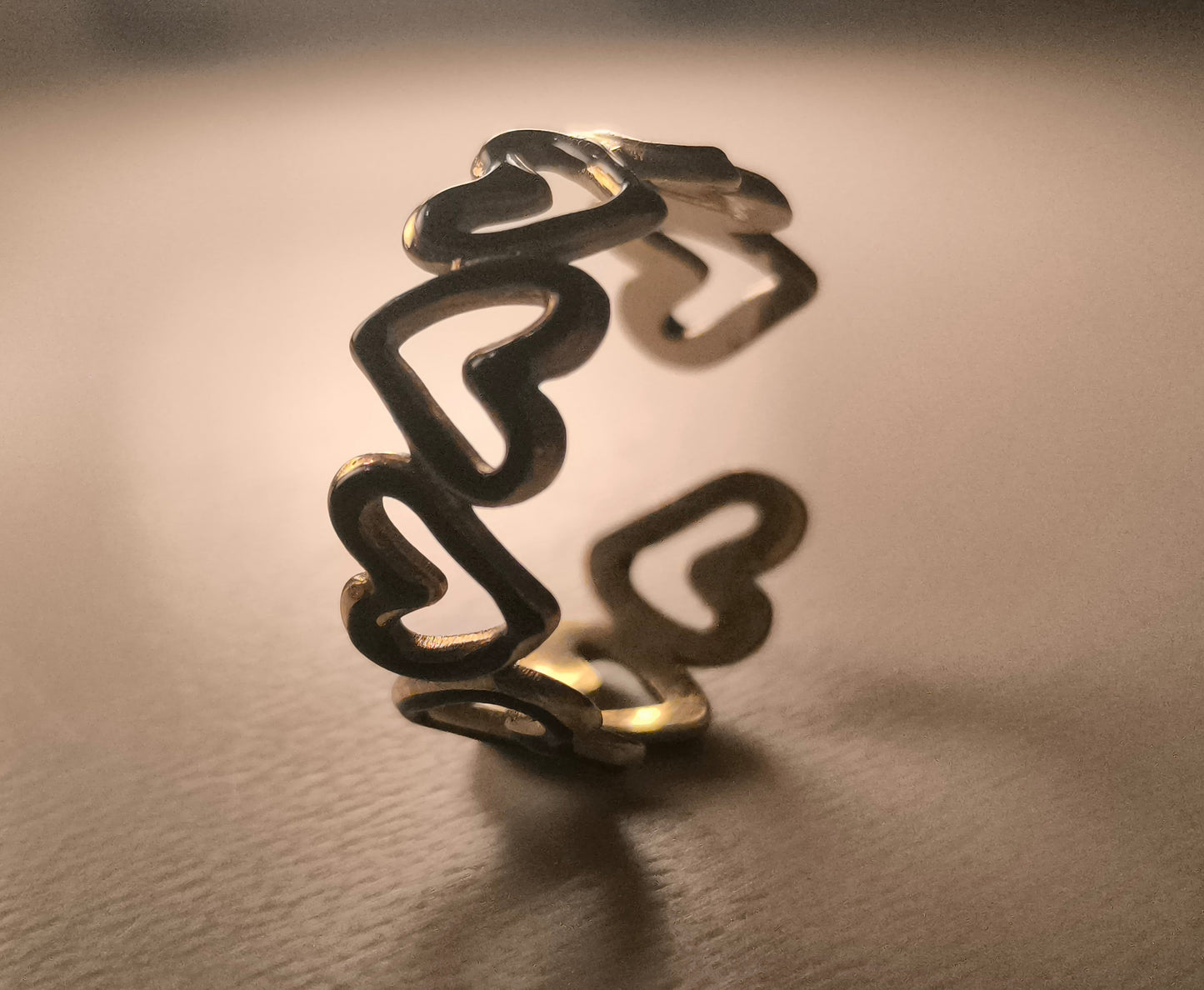 Bague Ajustable "Duet Cœur" en Acier Inoxydable : L'Éclat Noir & Or • Adjustable "Heart Duet" Ring - Black & Gold Stainless Steel