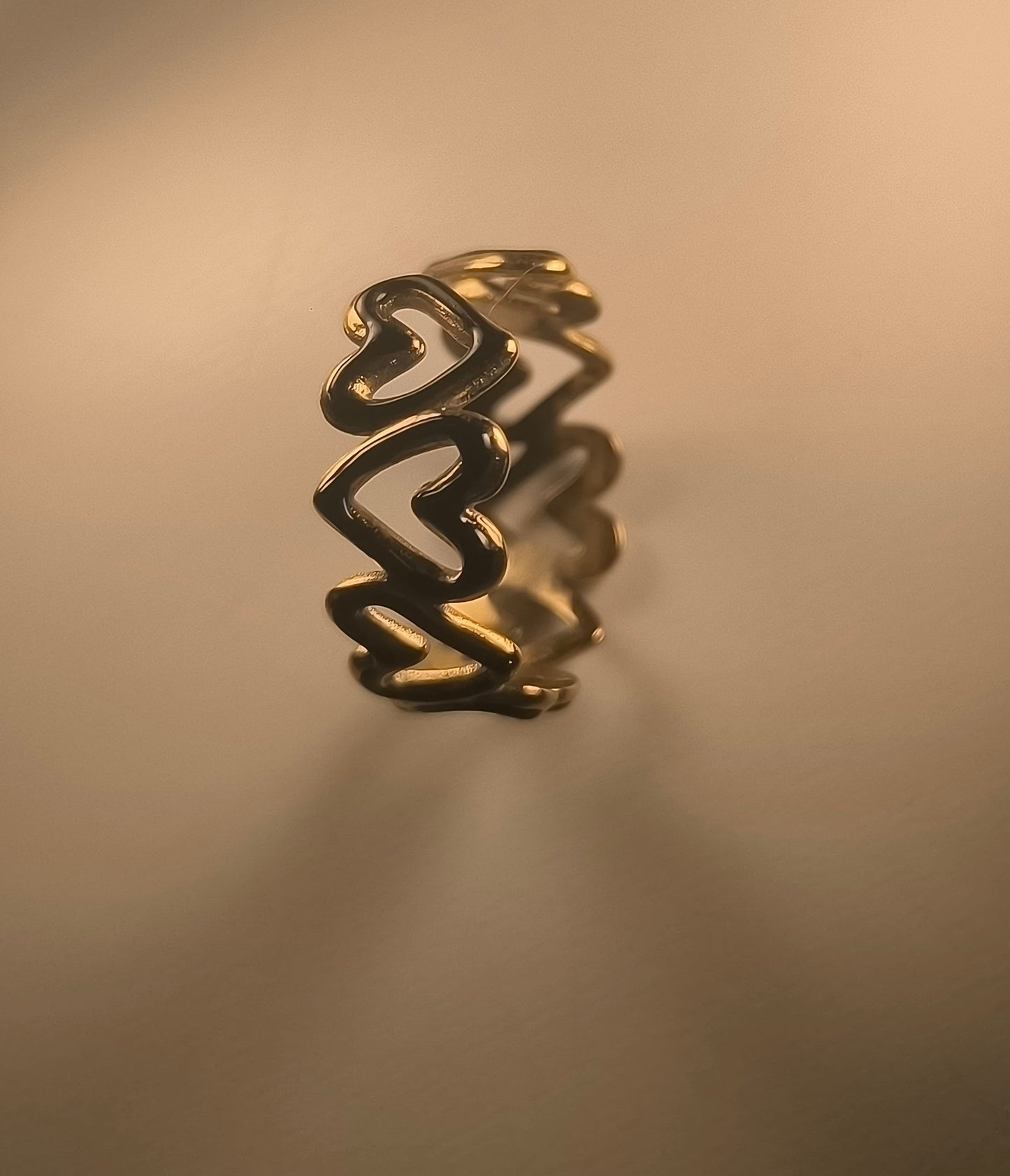 Bague Ajustable "Duet Cœur" en Acier Inoxydable : L'Éclat Noir & Or • Adjustable "Heart Duet" Ring - Black & Gold Stainless Steel