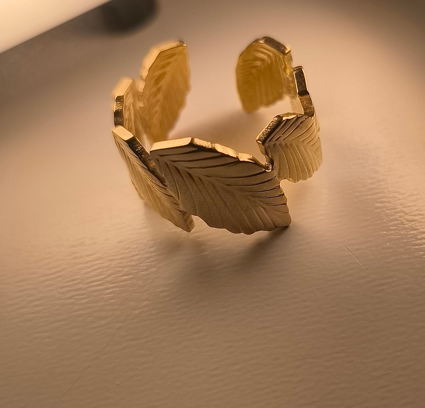 Bague Ajustable "Couronne de Laurier" en Acier Inoxydable Or • Adjustable "Laurel Wreath" Ring - Gold Stainless Steel